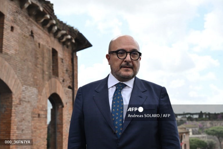 Italy's culture minister resigns over affair scandal